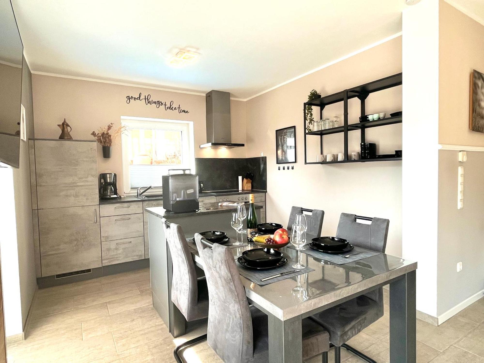 Ferienwohnung Sonnenterrasse, 1-4 Personen, 2 Schlafzimmer, Grosse Terrasse Müden Eksteriør billede